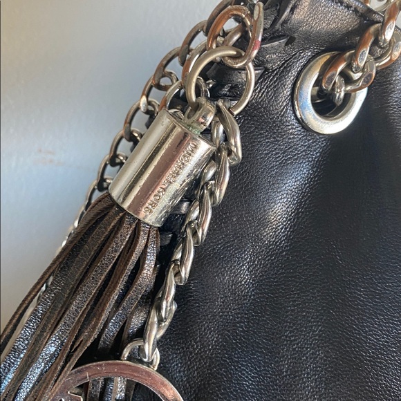 RARE Michael Michael Kors Black Leather Bag with Chain Detail - Picture 4 of 12